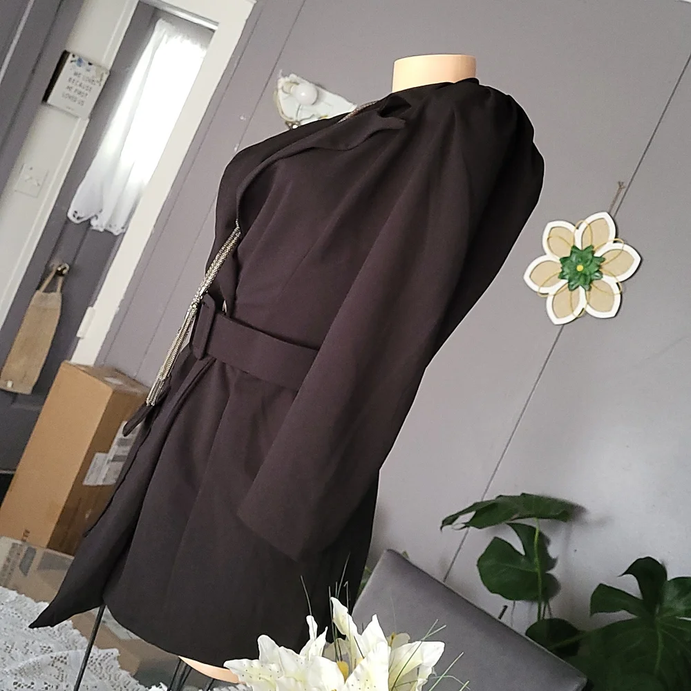 MAKE AN OFFER! IMPORTED BLAZER WORK OR PLAY - Picture 10 of 17